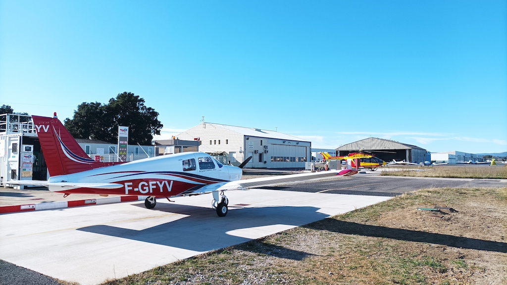 F-GFYV — vue extérieure