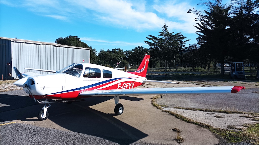 F-GFYV — vue extérieure