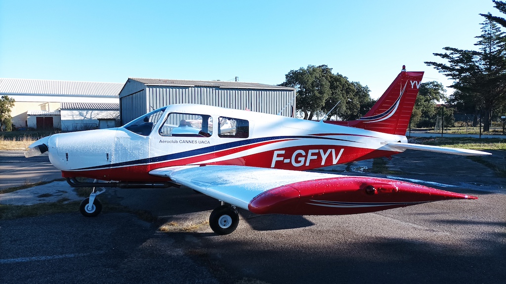 F-GFYV — vue extérieure